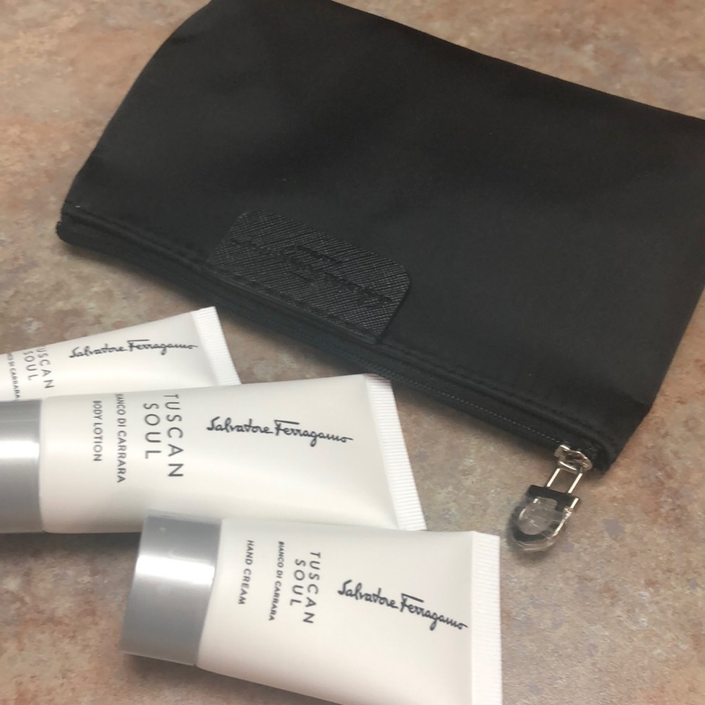 🆕 Ferragamo Cosmetics & Pouch Bag - Picture 6 of 9